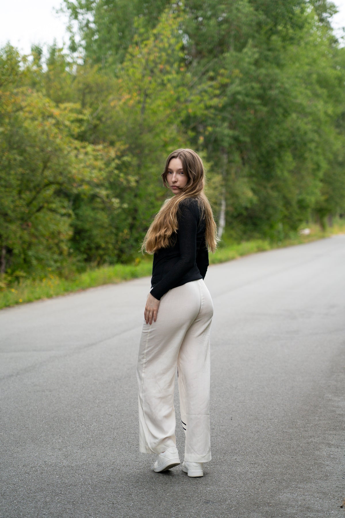 Surele Wide-Leg Drawstring Pants